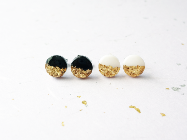 resin circles with gold flakes earrings